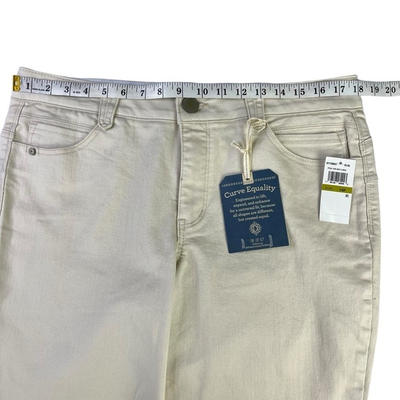 Democracy High Rise Slimming Off White Ankle Skimmer Denim Stretch Jean Size NWT - Picture 8 of 11